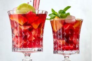 DOS COPAS DE COCTEL ROJO